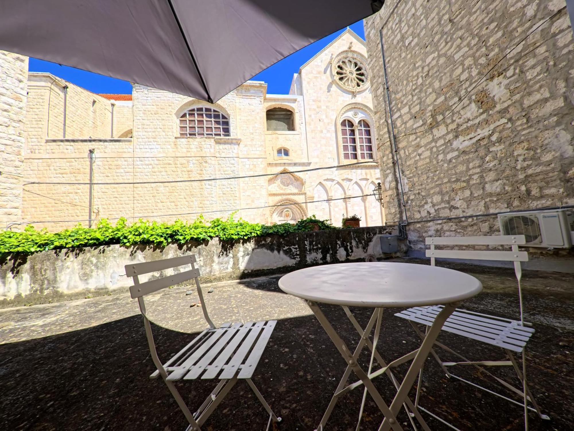 Palazzo Framarino Dei Malatesta - Noble Floor - XIV Century Джовинаццо Экстерьер фото