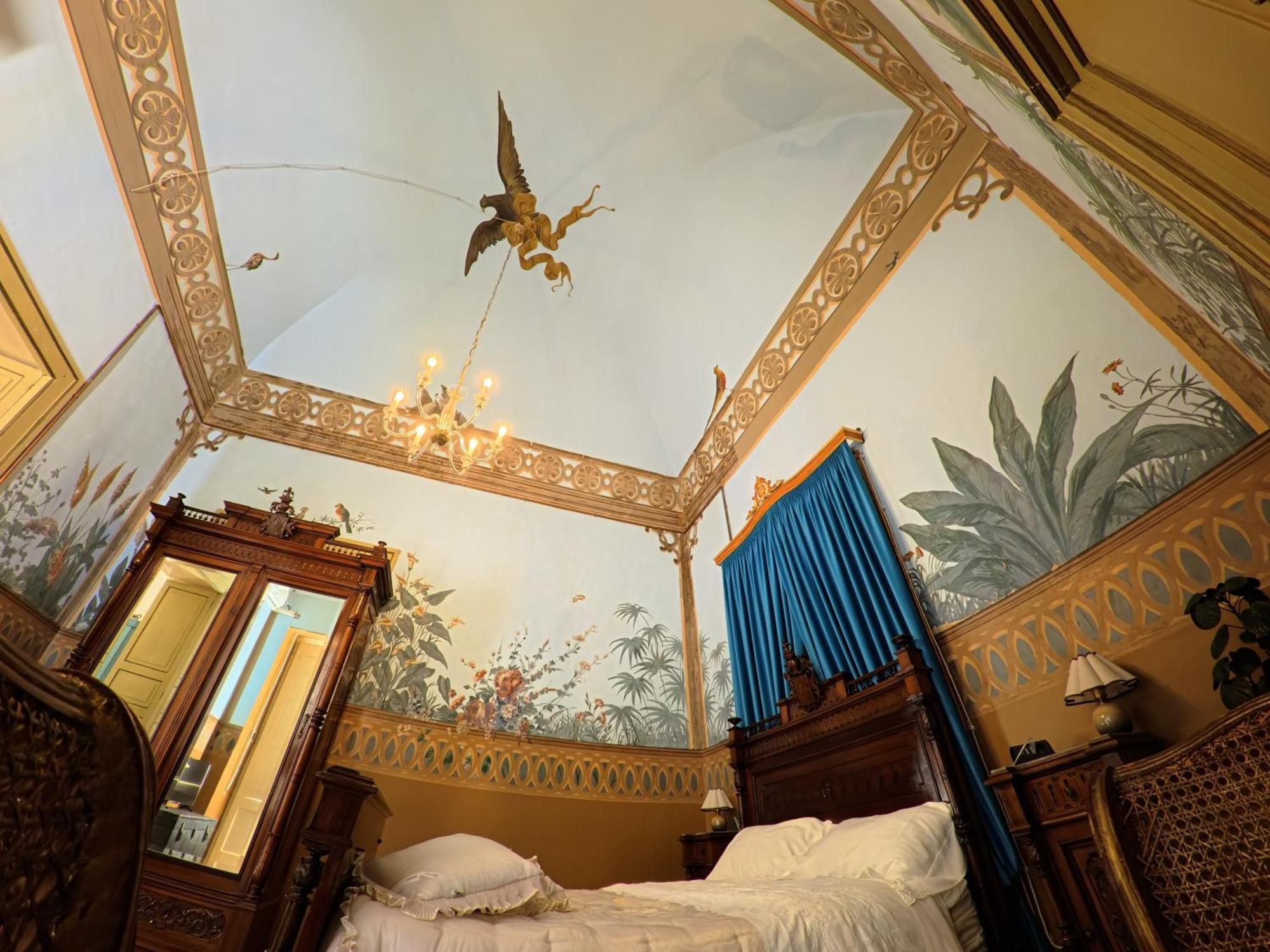 Palazzo Framarino Dei Malatesta - Noble Floor - XIV Century Джовинаццо Экстерьер фото
