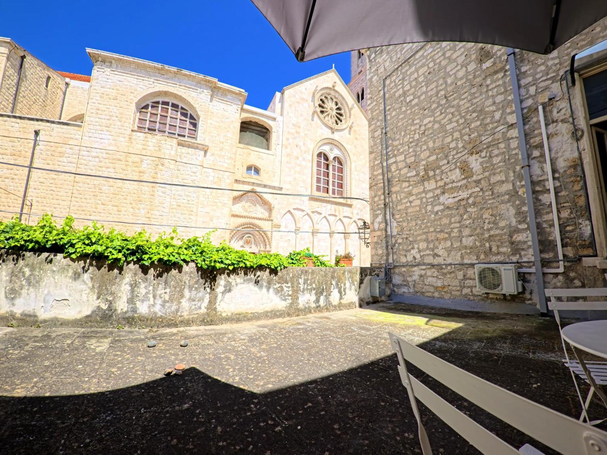 Palazzo Framarino Dei Malatesta - Noble Floor - XIV Century Джовинаццо Экстерьер фото