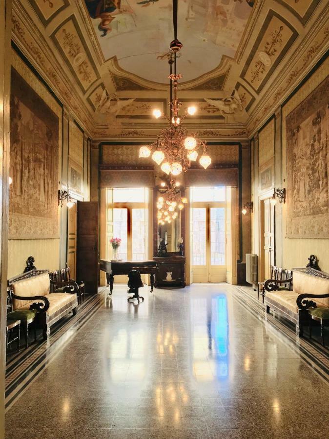 Palazzo Framarino Dei Malatesta - Noble Floor - XIV Century Джовинаццо Экстерьер фото